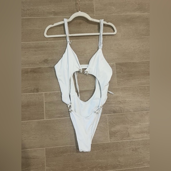 NWT Beach Bunny, the Noelani One Piece White Swimsuit,Size Large - Picture 6 of 13